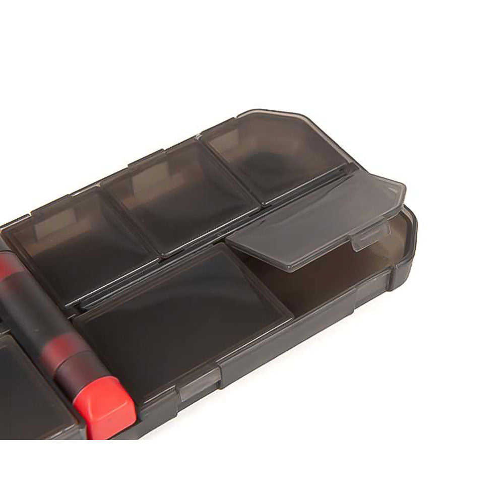 Fox-Rage-Accessory-Box-Small-Detail-Kammer-Geoeffnet