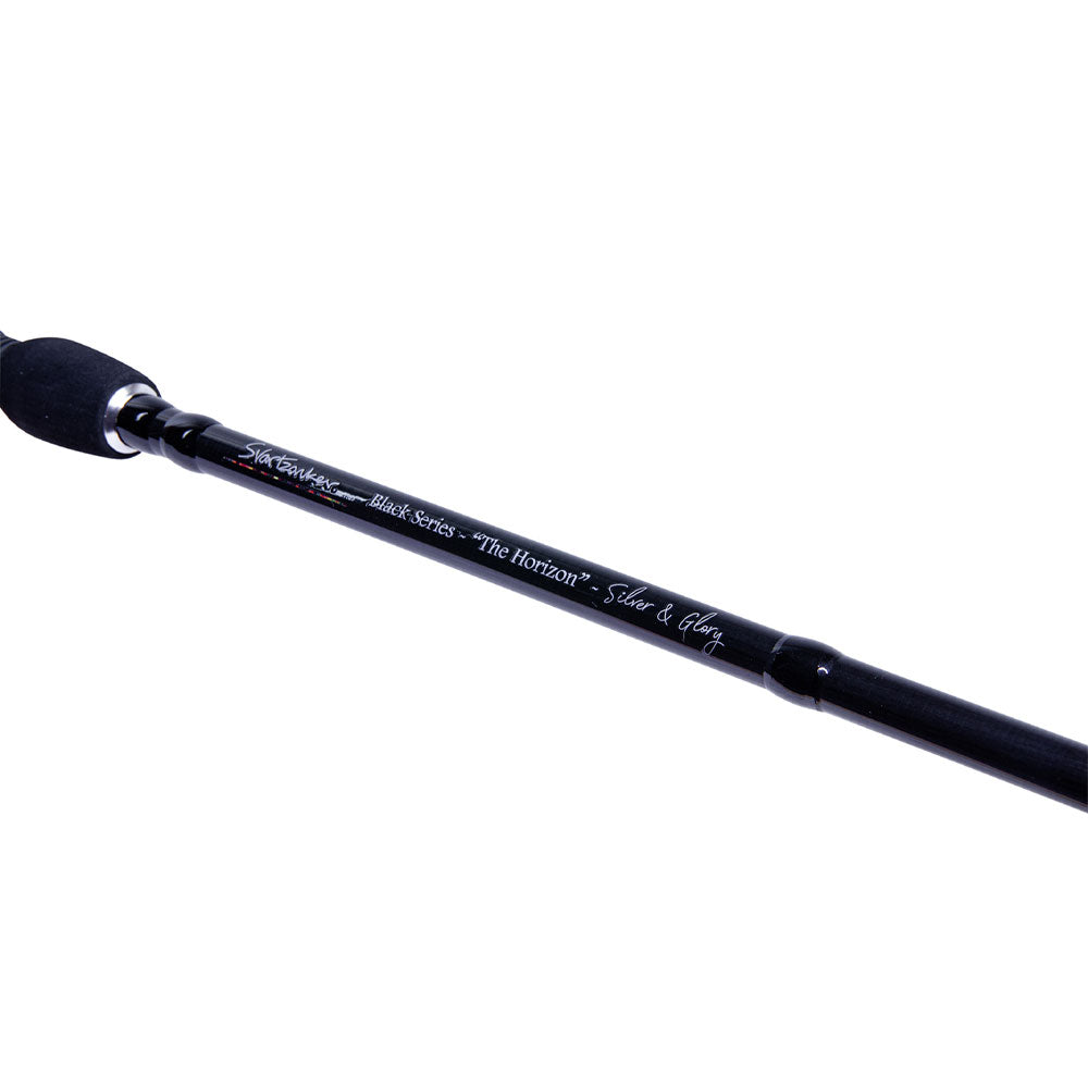 Svartzonker-SZ-Black-Series-The-Horizon-Spinning Detail-Schriftzug-Produktname Silver & Glory 9' / 2.74 m / 8-38 g